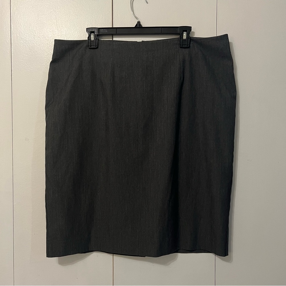 **Charcoal Merona Pencil Skirt – Size 18**